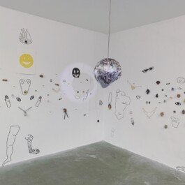 exhibition view chloe valorso in munich for munich jewellery week lofi faces