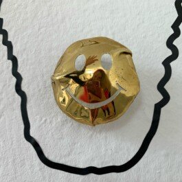 exhibition view chloe valorso in munich for munich jewellery week lofi faces details alexander blank