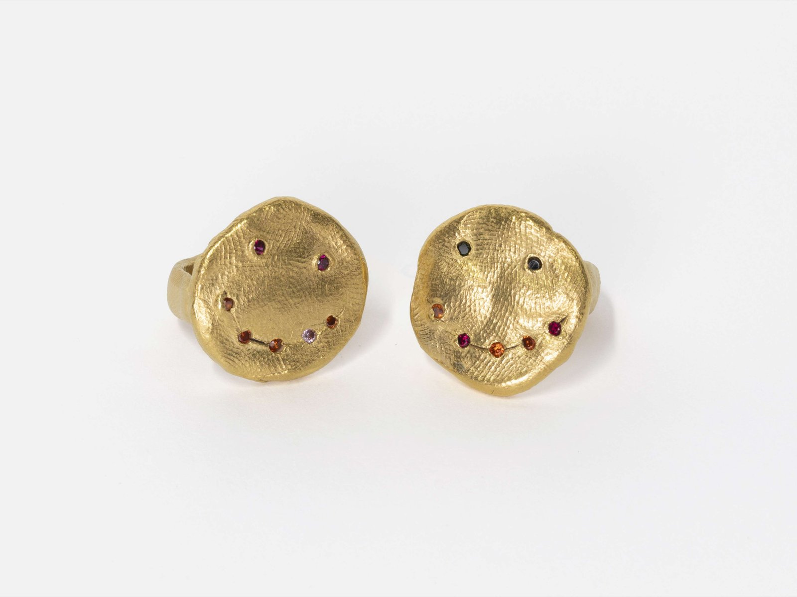 Smile ring bronze goldplated with stones by Chloe Valorso